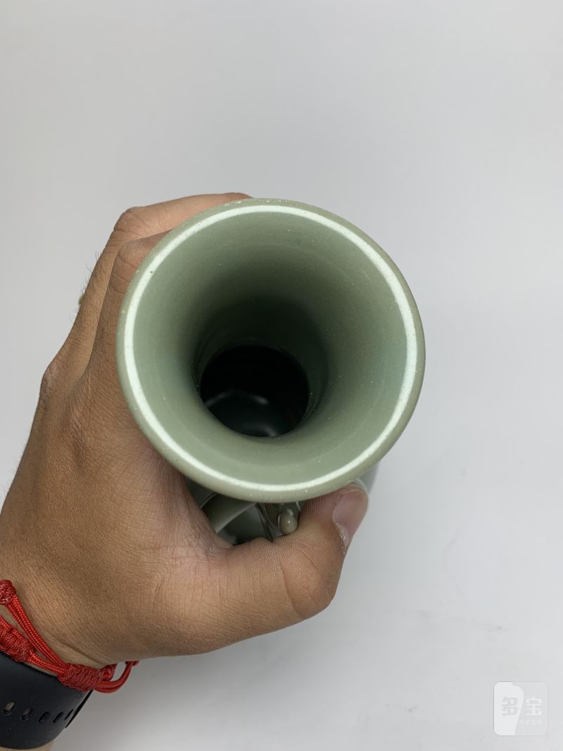 元 龙泉青釉双活环耳瓶一对 - 图7